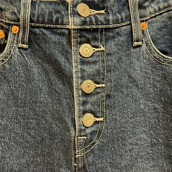 Levi’s Wedgie Straight Jeans - Picture 6 of 13